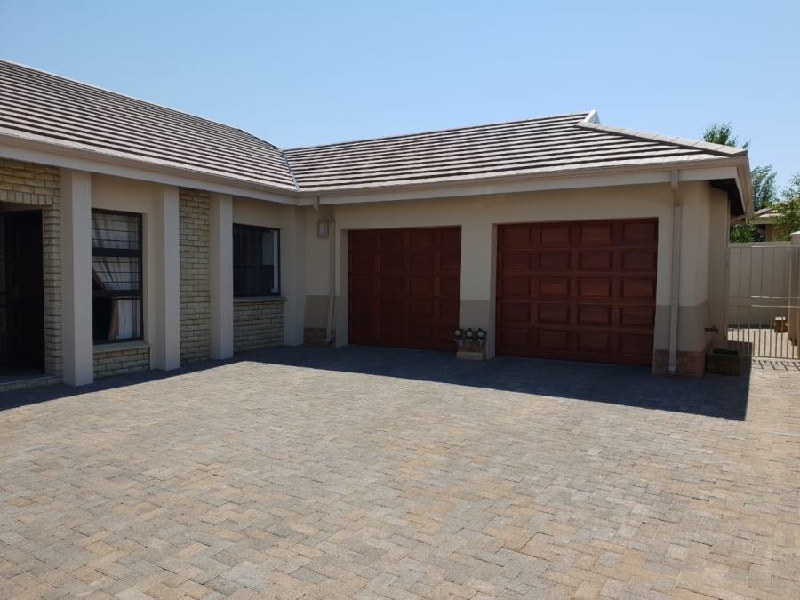 To Let 3 Bedroom Property for Rent in La Provance Free State